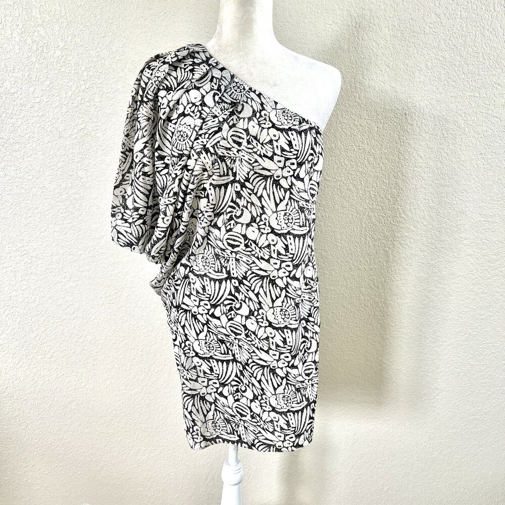 MM COUTURE by MISS ME Size X-Small White Black One Shoulder Kimono Mini Dress